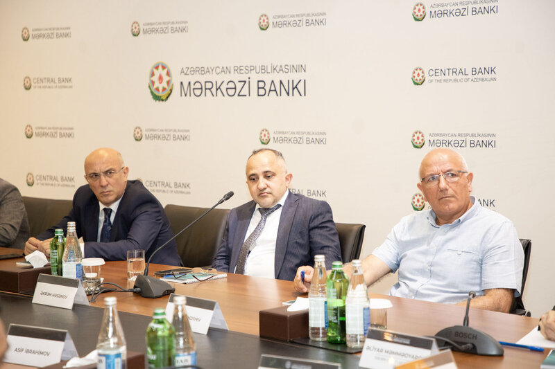 Mərkəzi Bankda ekspertlər ilə 3 saatdan artıq davam edən görüş baş tutub