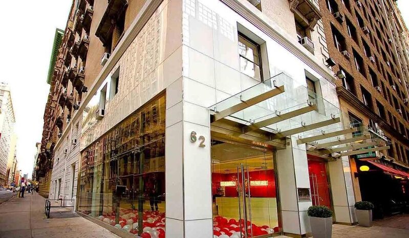 Məşhur otel bağlandı - Qonaqlar qapıda qaldı