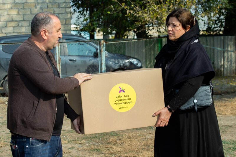 Yelo Bank Xocavənddə yaşayan şəhid ailələrinə Zəfər sovqatı təqdim edib