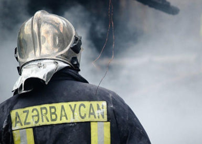 Bakıda binada yanğın oldu