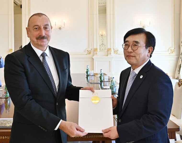 İlham Əliyev Koreya Prezidentinin xüsusi nümayəndəsini qəbul etdi - FOTOLAR