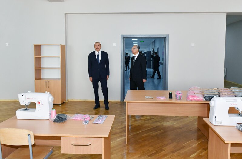 Prezident Bakıda yeni inşa edilən məktəb kompleksində yaradılan şəraitlə tanış oldu - FOTOLAR