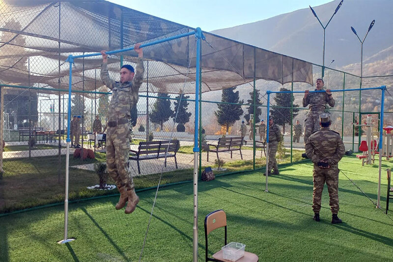 Quru Qoşunlarında komandoların yarışı keçirildi - FOTO