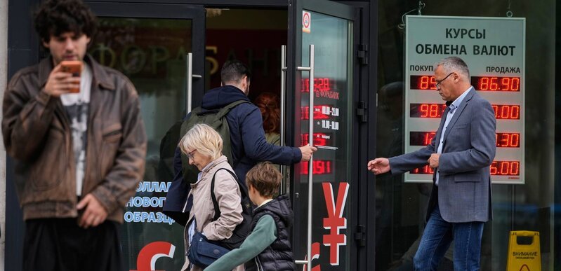 Rusiyadan Gürcüstana pul köçürmələri 20 illik minimuma düşüb