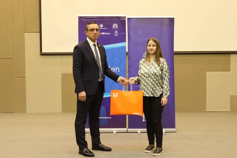 Unibank özünüməşğulluq layihəsi çərçivəsində daha 5 nəfərə avadanlıq təqdim edib