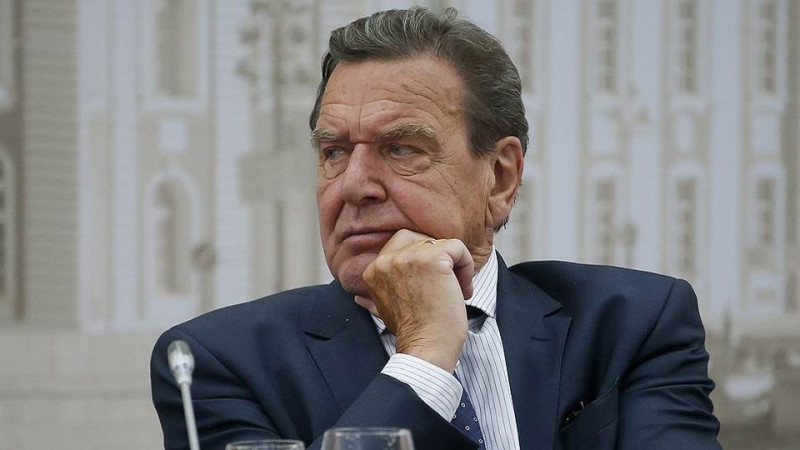 Almaniyanın sabiq kansleri Bundestaqı məhkəməyə verdi