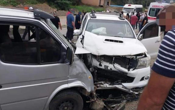 Türkiyədə yol qəzası - 13 nəfər yaralandı