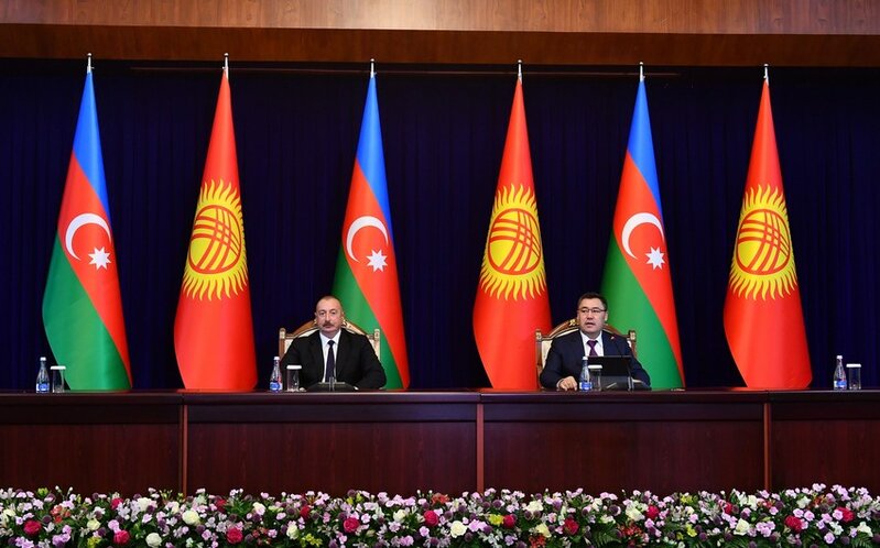 İlham Əliyev və Sadır Japarov mətbuata bəyanatlarla çıxış ediblər