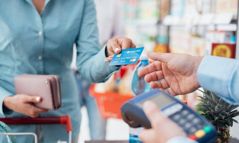 Əcnəbilərin bank kartları ilə xərcləmələri 2 dəfəyə yaxın artıb