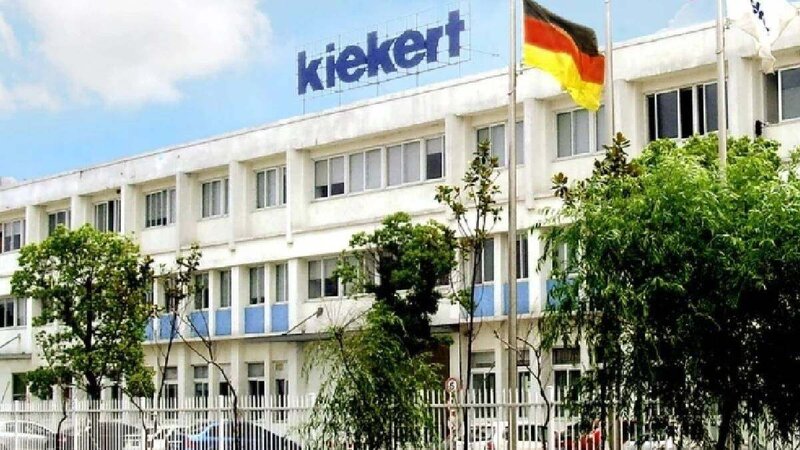 168 yaşlı avtomobil nəhəngi iflas edir
