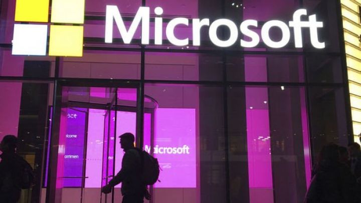 Microsoft-un xalis mənfəəti azalıb