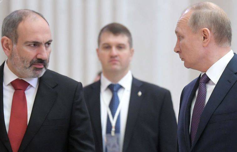 Paşinyan Putinə zəng etdi