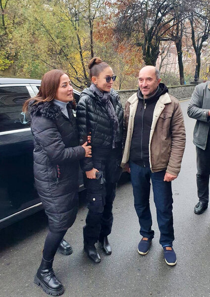Prezident İlham Əliyev, birinci xanım Mehriban Əliyeva Şəkidə sakinlərlə görüşüb - FOTOLAR
