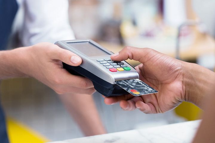 Ötən il Azərbaycanda POS-terminallar vasitəsilə ödənişlərin həcmi 5,8 milyard manata çatıb