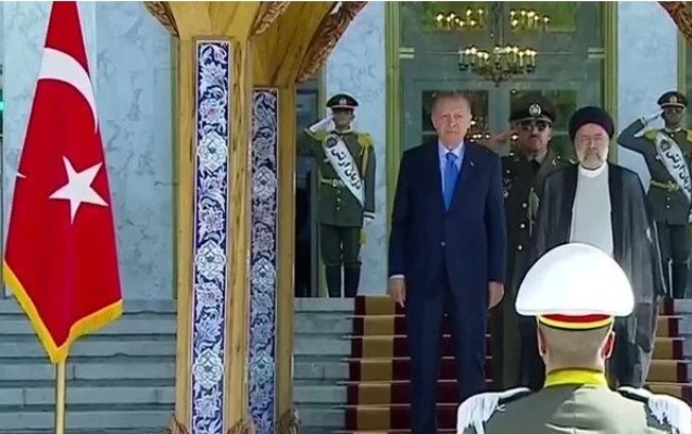 Ərdoğan İran Prezidenti tərəfindən rəsmi qarşılandı