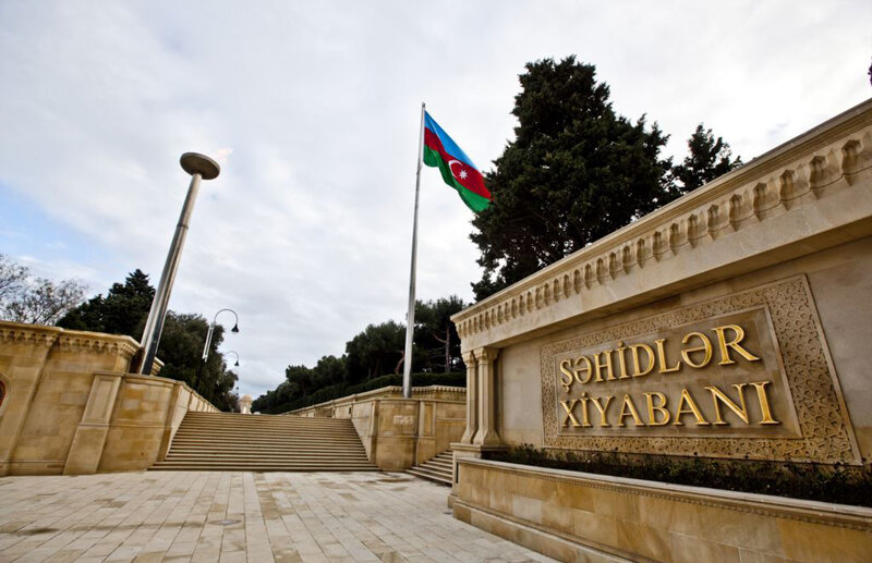 Filip Riker Şəhidlər xiyabanını ziyarət etdi